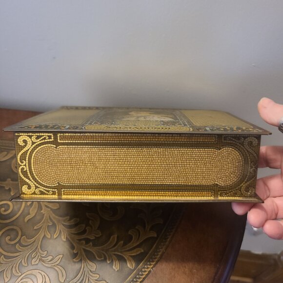 VINTAGE LGE 2 LB WHITMAN'S SALMAGUNDI ART MOSAIC TIN CANDY BOX ART NOUVEAU STYLE - Picture 8 of 9